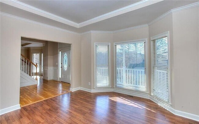 Building Photo - 800 Satinwood Pl
