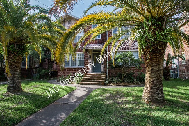 Building Photo - 2892 College St