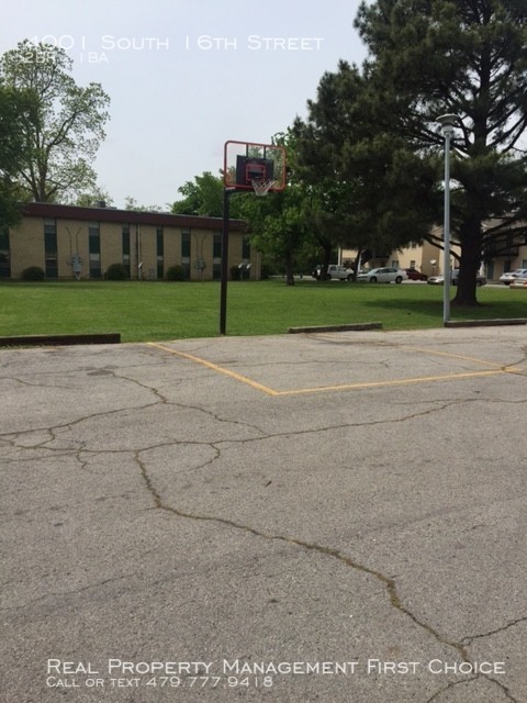 Building Photo - $300  Move In Special at LaCasa Apartments