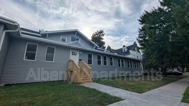 Building Photo - 4 Ten Eyck Ave