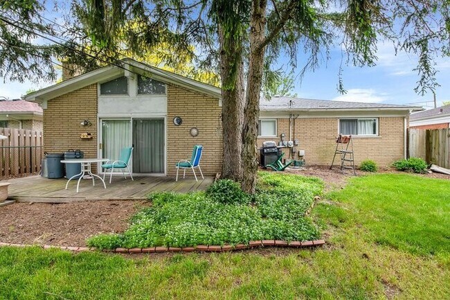 Building Photo - 28314 James Dr