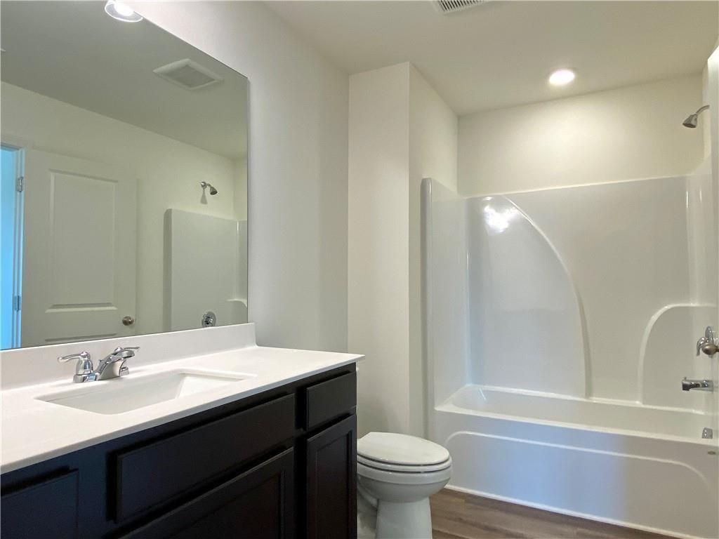 Building Photo - 239 Grand Central Wy