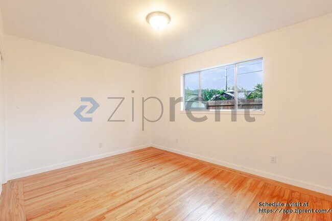 Building Photo - 4636 Goya Pkwy