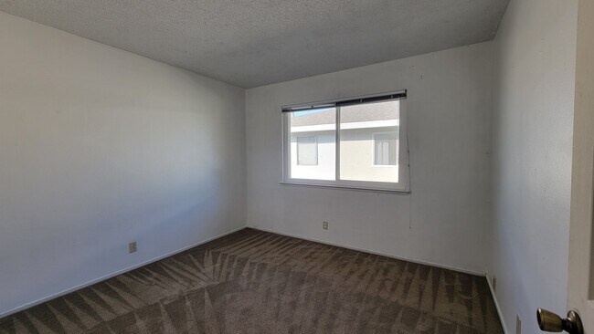 Building Photo - 5511 Eagles Ln