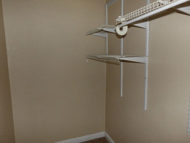 Building Photo - Orange City 3 Bedrooms 2 Bath 900 SQ FT Call Carole Arcaro 386-216-4900