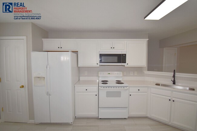 Building Photo - 3BR/2.5BA townhome in south Murfreesboro, close to I-24!