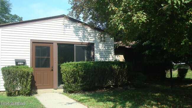 Primary Photo - 137 Amberly Dr