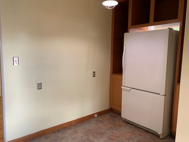 Building Photo - Adorable Three Bedroom, One-story Home in ...