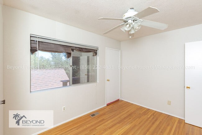 Building Photo - LUXURY IN LAKESIDE , STUNNING 4 BED 3 BATH...