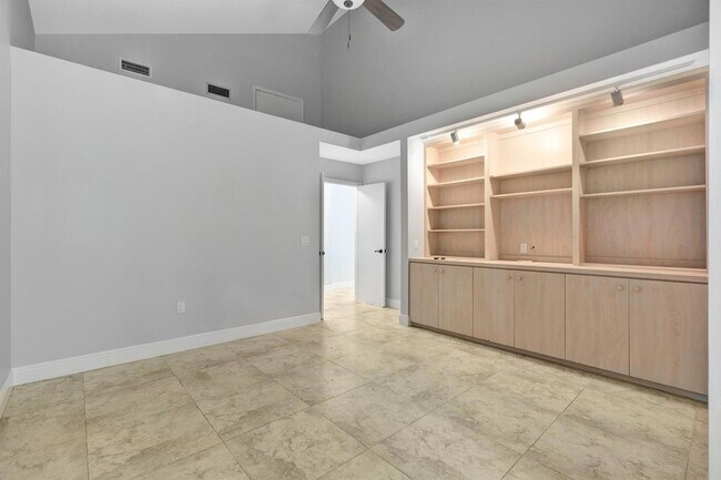 Building Photo - 143 Cape Pointe Cir