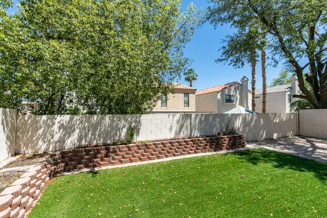 Building Photo - Amazing 3-bdrm home in Green Valley!
