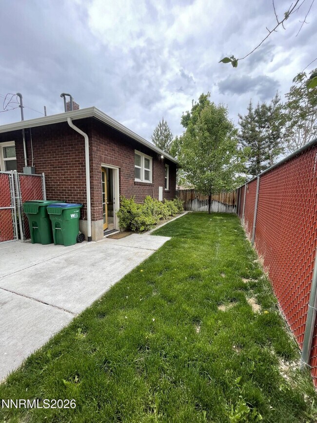 Building Photo - 125 Malone Ln