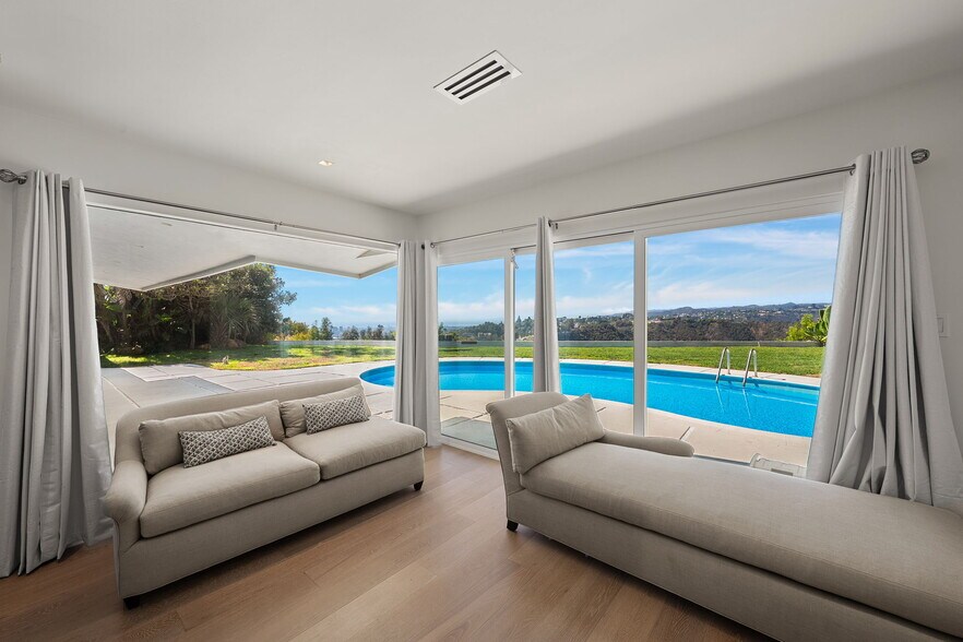 Building Photo - 1641 Tower Grove Dr