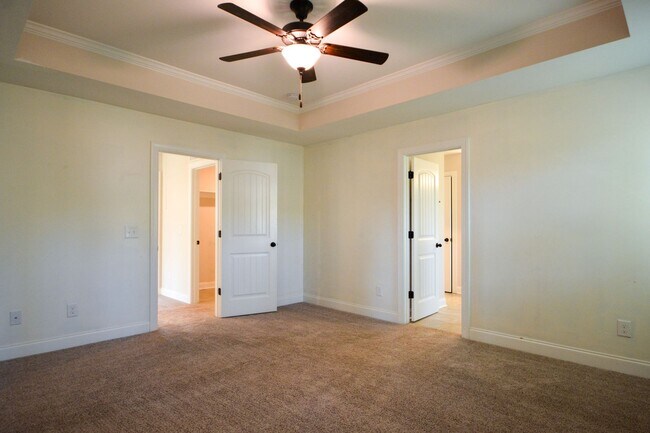 Building Photo - Beautiful 3 Bedroom + Flex Room in Gated C...