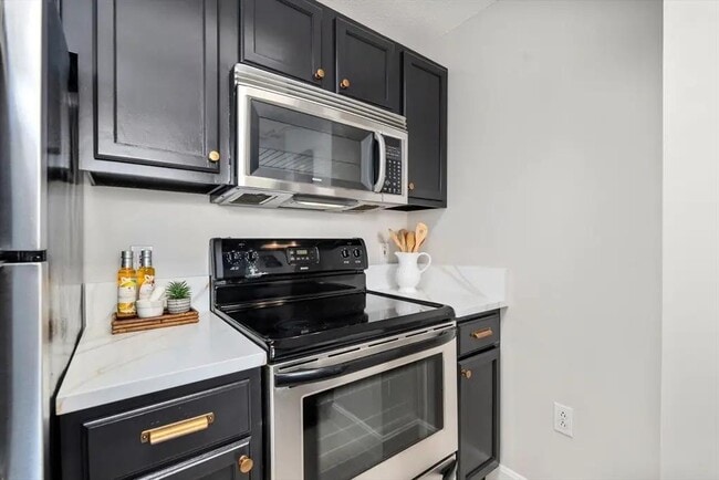 Building Photo - 169 Monsignor O'Brien Hwy