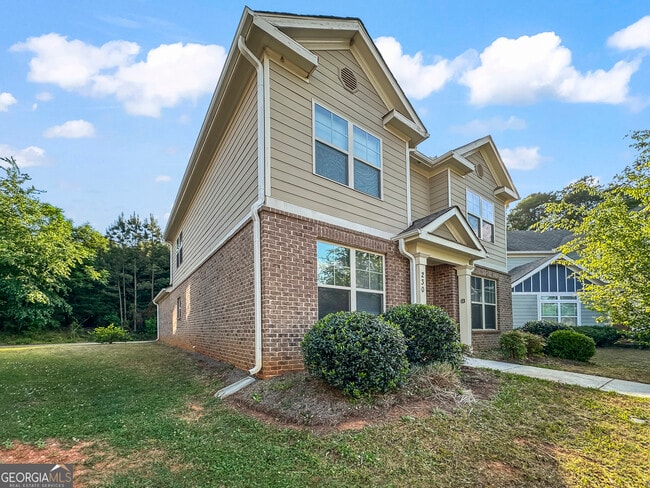 Building Photo - 230 Daisy Cir