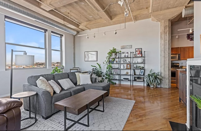 Building Photo - 2107 Grand Blvd