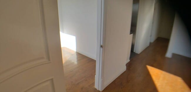 Building Photo - 42 Park Terrace E