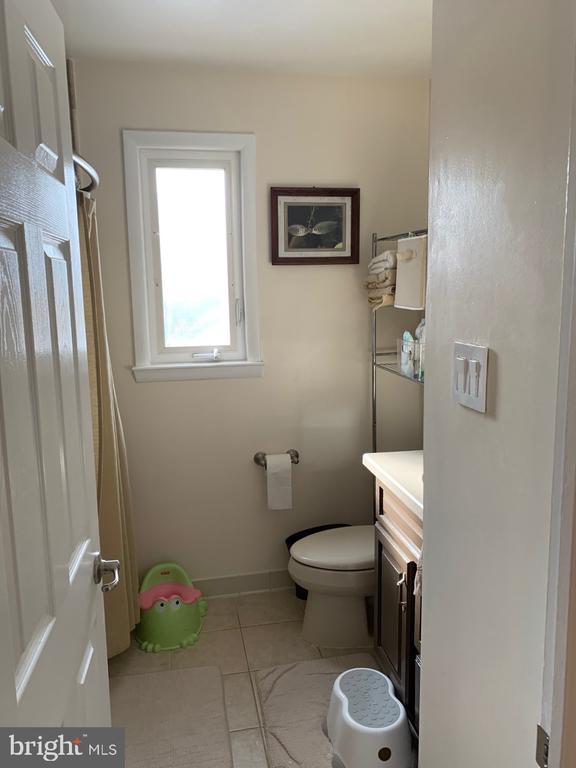 Building Photo - 7413 Farnum St