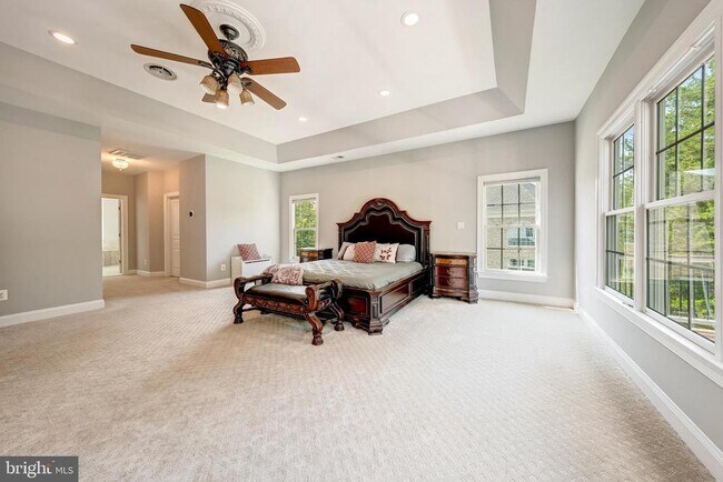 Building Photo - 18852 Ridgeback Ct
