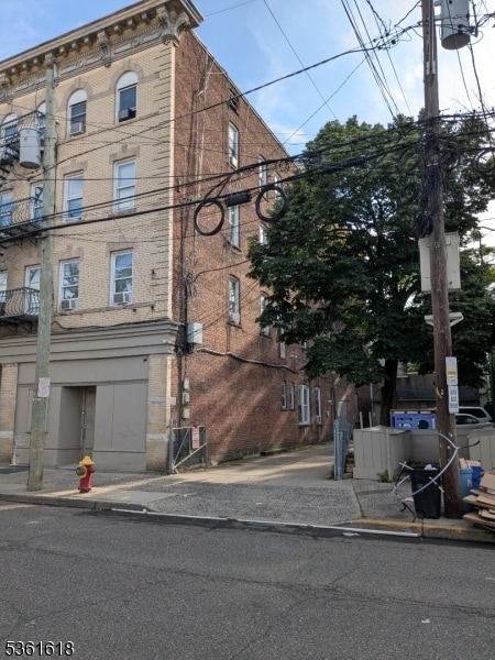 Primary Photo - 139 9th St