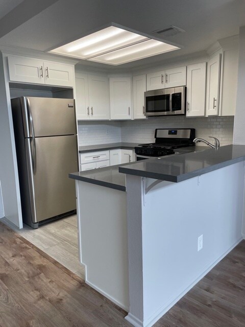 Building Photo - 20235 Keswick St