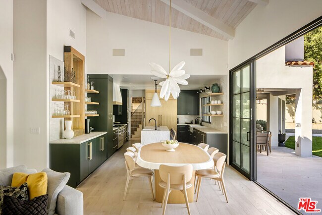 Building Photo - 7651 Willow Glen Rd