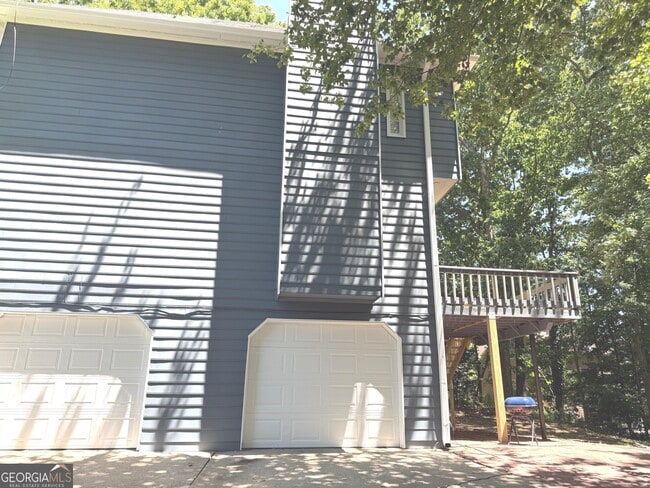 Building Photo - 3707 John Carrol Dr