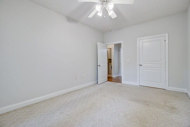 Building Photo - 1025 Riverland Woods Pl