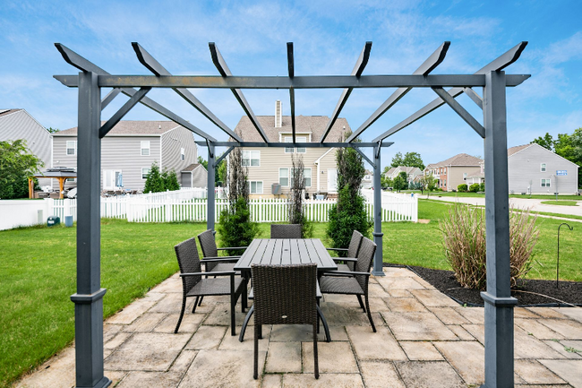 Building Photo - 6138 Longwood Dr