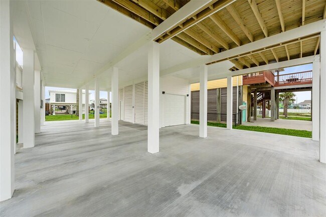 Building Photo - 23107 Miramar Dr