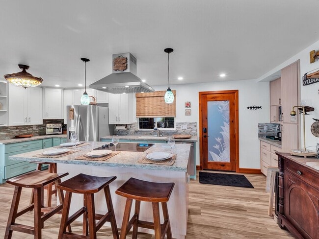 Building Photo - Oceanfront Estate: The Honolii Hale