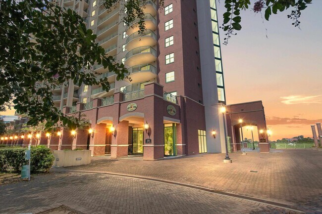 Primary Photo - 300 S Duval St