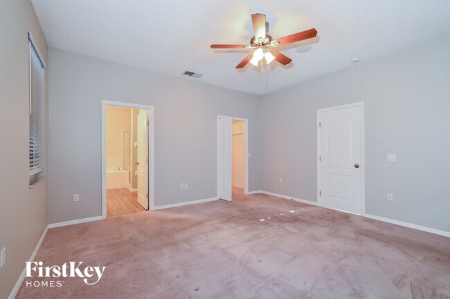 Building Photo - 533 Terranova Cir