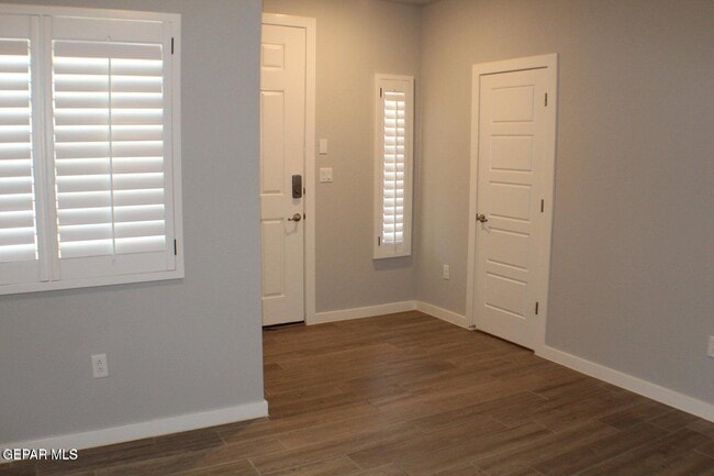 Building Photo - 940 Abe Goldberg Dr