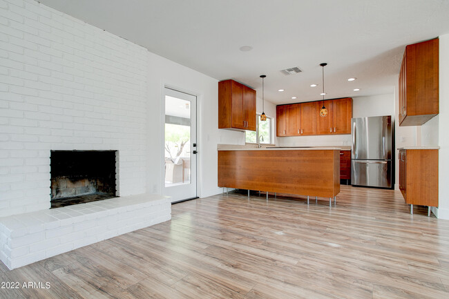 Building Photo - 4810 S Beck Ave