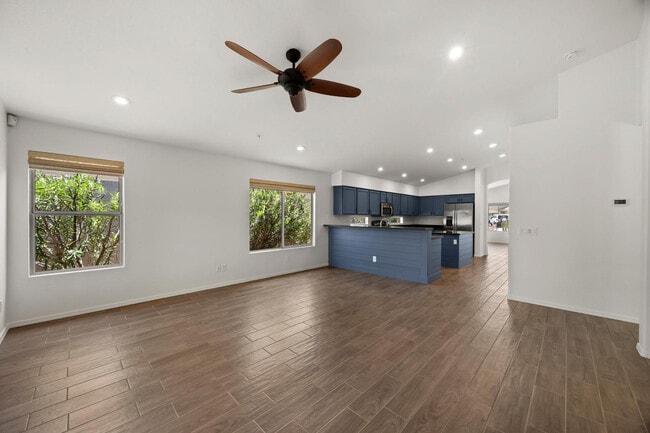 Building Photo - 10290 E Mallow Cir