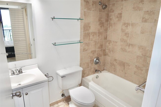 Building Photo - 540 Brickell Key Dr