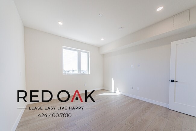 Building Photo - 5320 Cartwright Ave