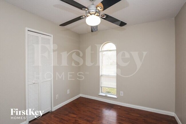 Building Photo - 4013 Commonwealth Dr