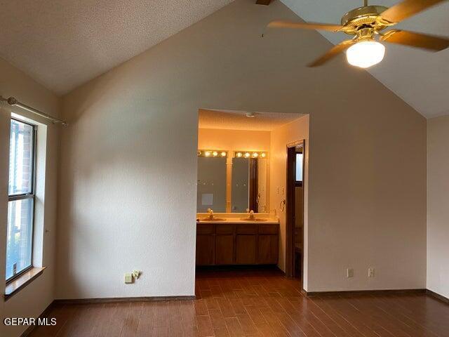 Building Photo - 11528 Bobby Fuller Dr