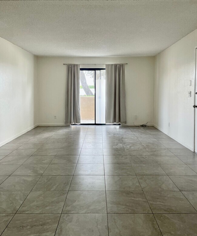 Building Photo - 32502 Cathedral Canyon Dr