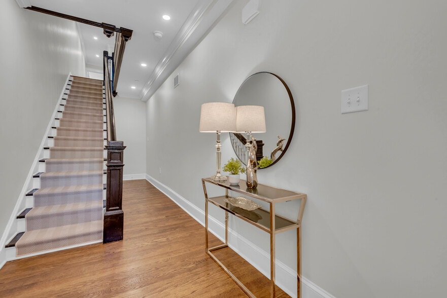 Building Photo - 3 Murray Ave