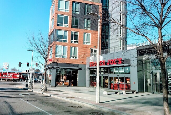 Building Photo - 12 Riverdale St