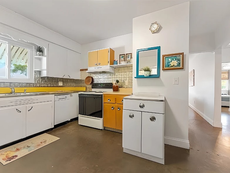 Building Photo - 1604 58th St S