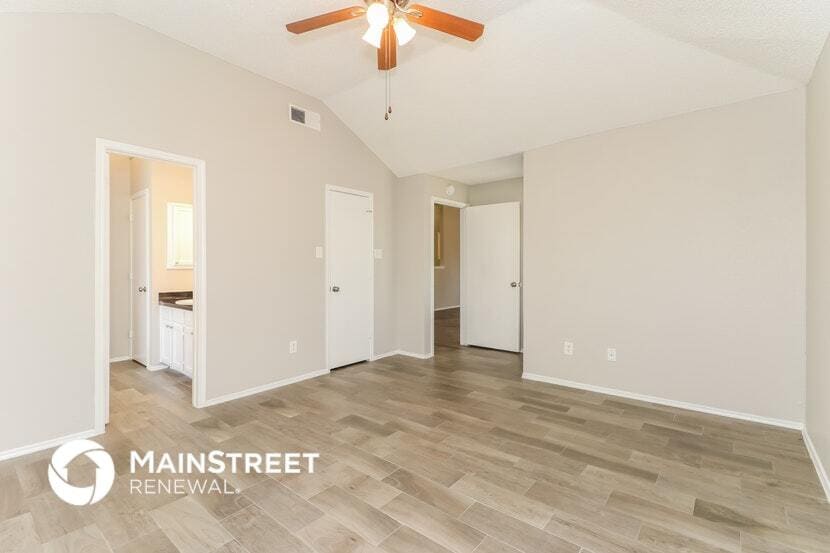 Building Photo - 6111 Inks Lake Dr