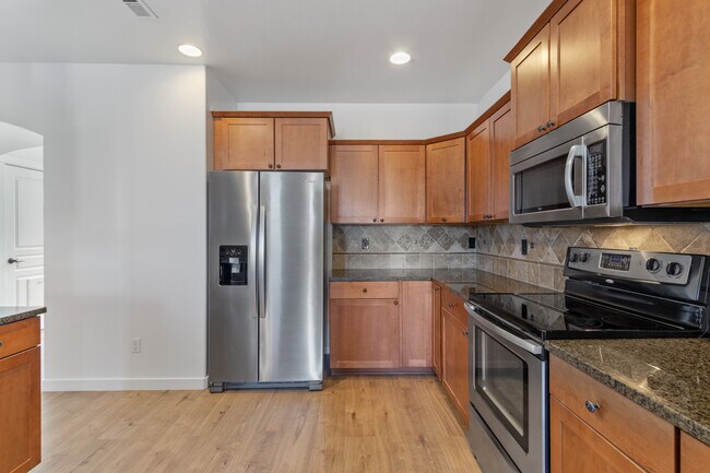 Building Photo - 10102 W Brownstone Dr