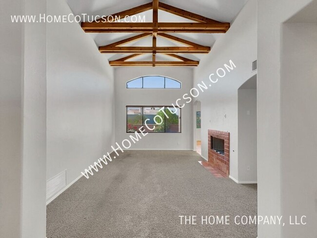 Building Photo - 6325 N Calle Del Halcon
