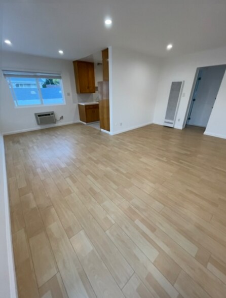Building Photo - 3433 Madera Ave