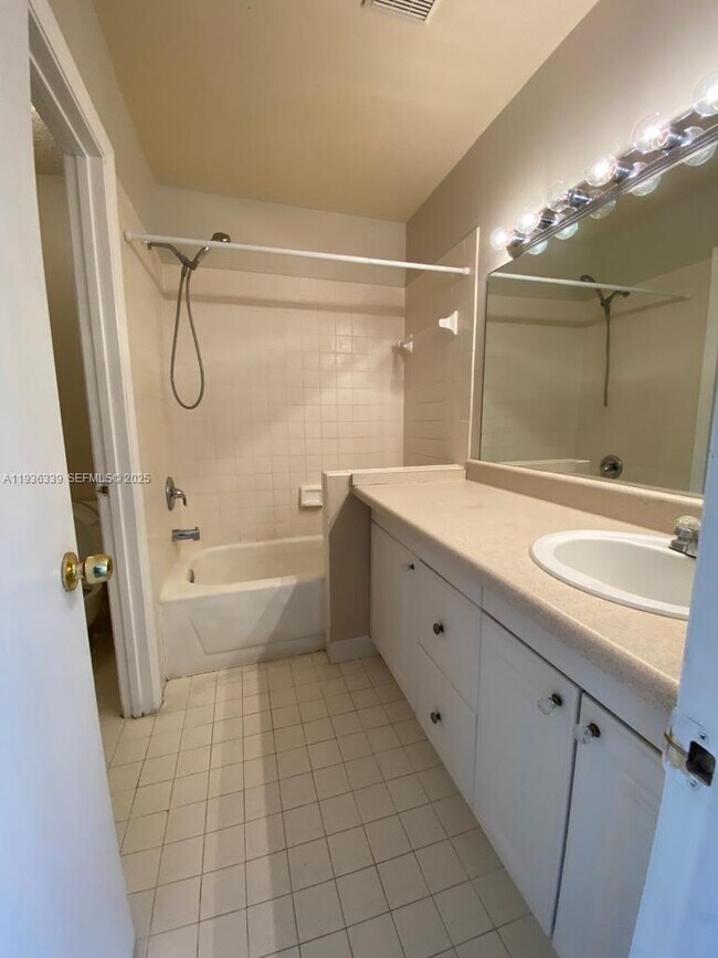 Building Photo - 1149 Independence Trail